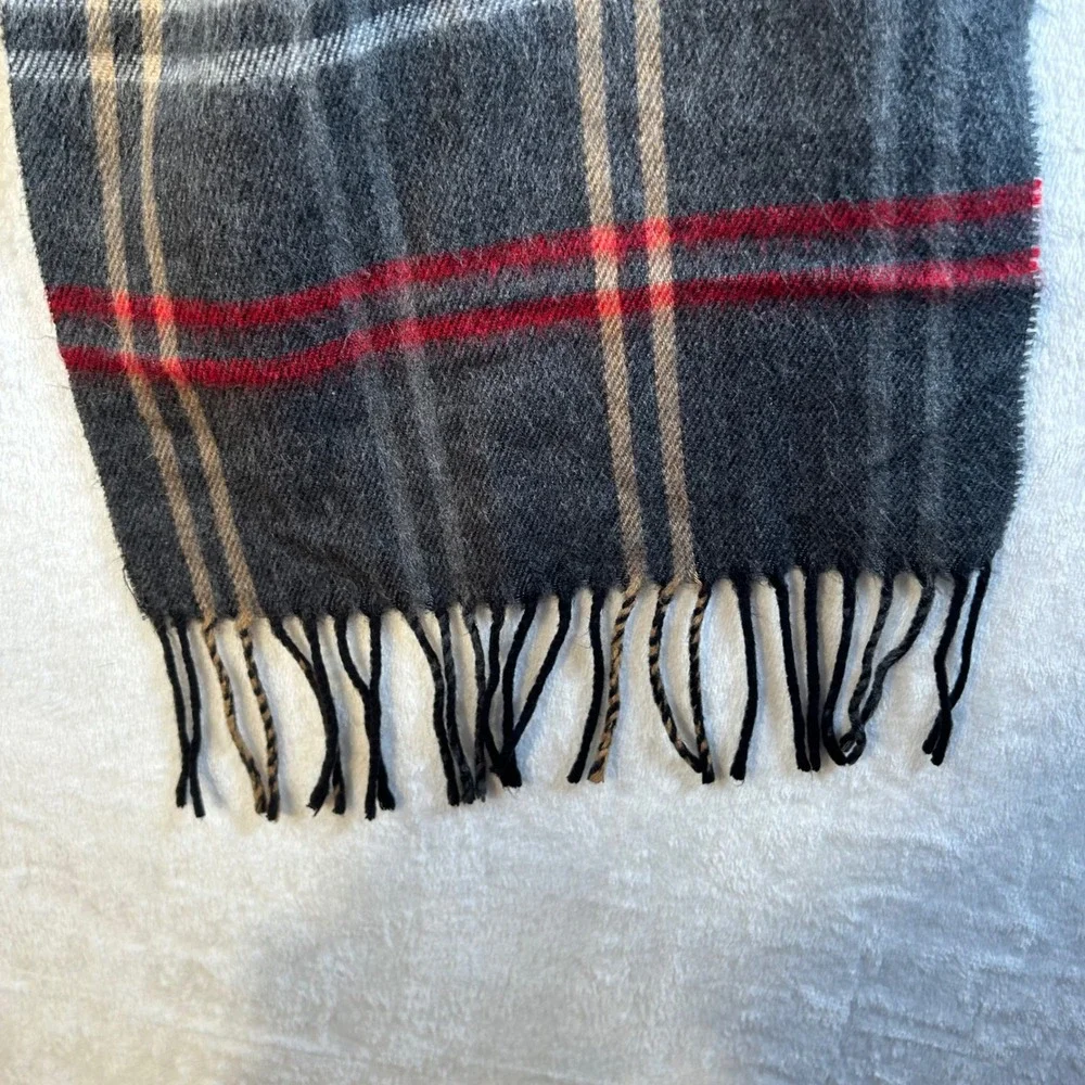 Steve Madden Plaid Scarf Acrylic Wool Blend Fringe Made in Italy‎ Gray Red Tan